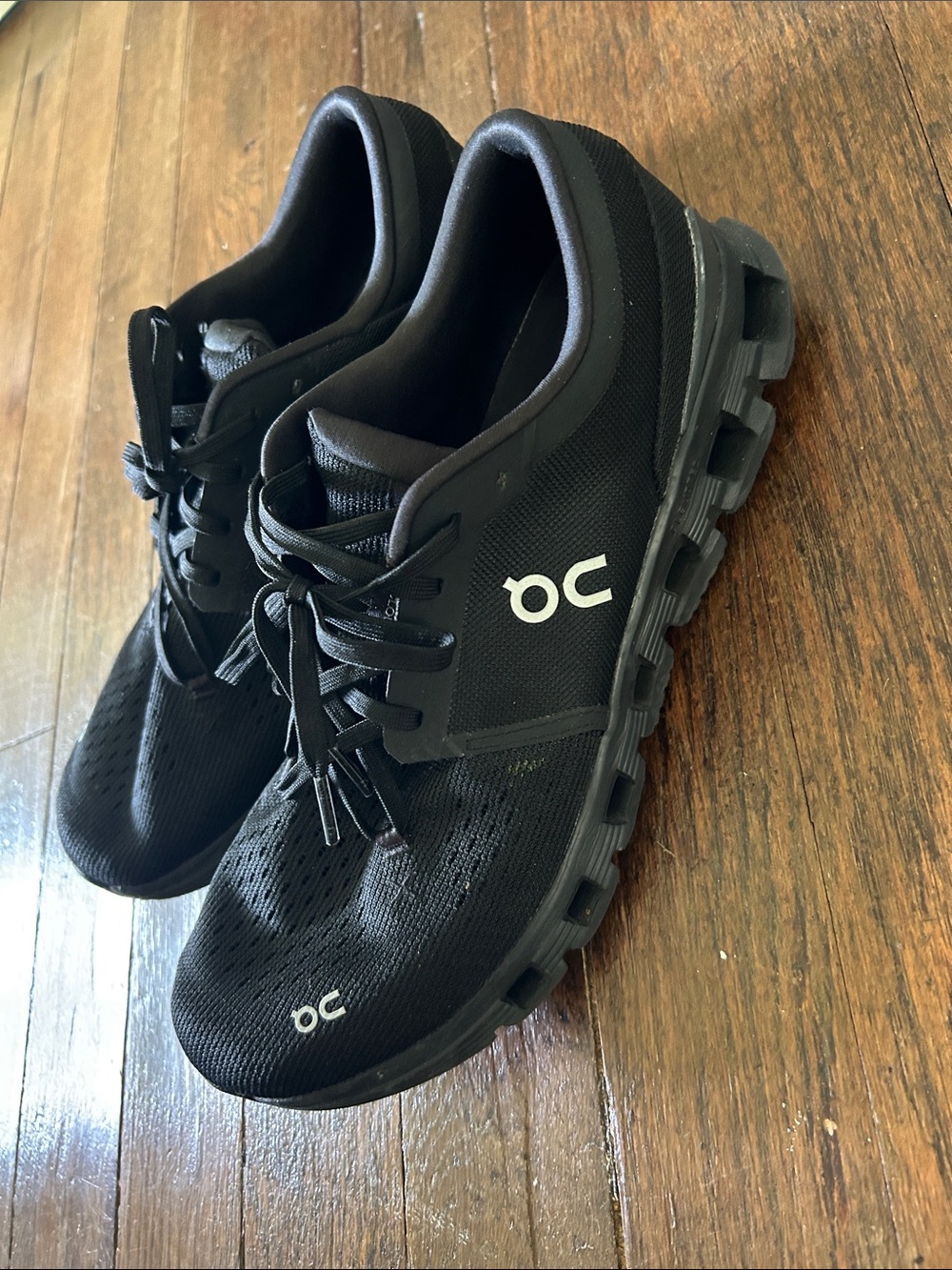 On Running Men’s Black Athletic Cloud-Style Running Shoes - Picture 4 of 10